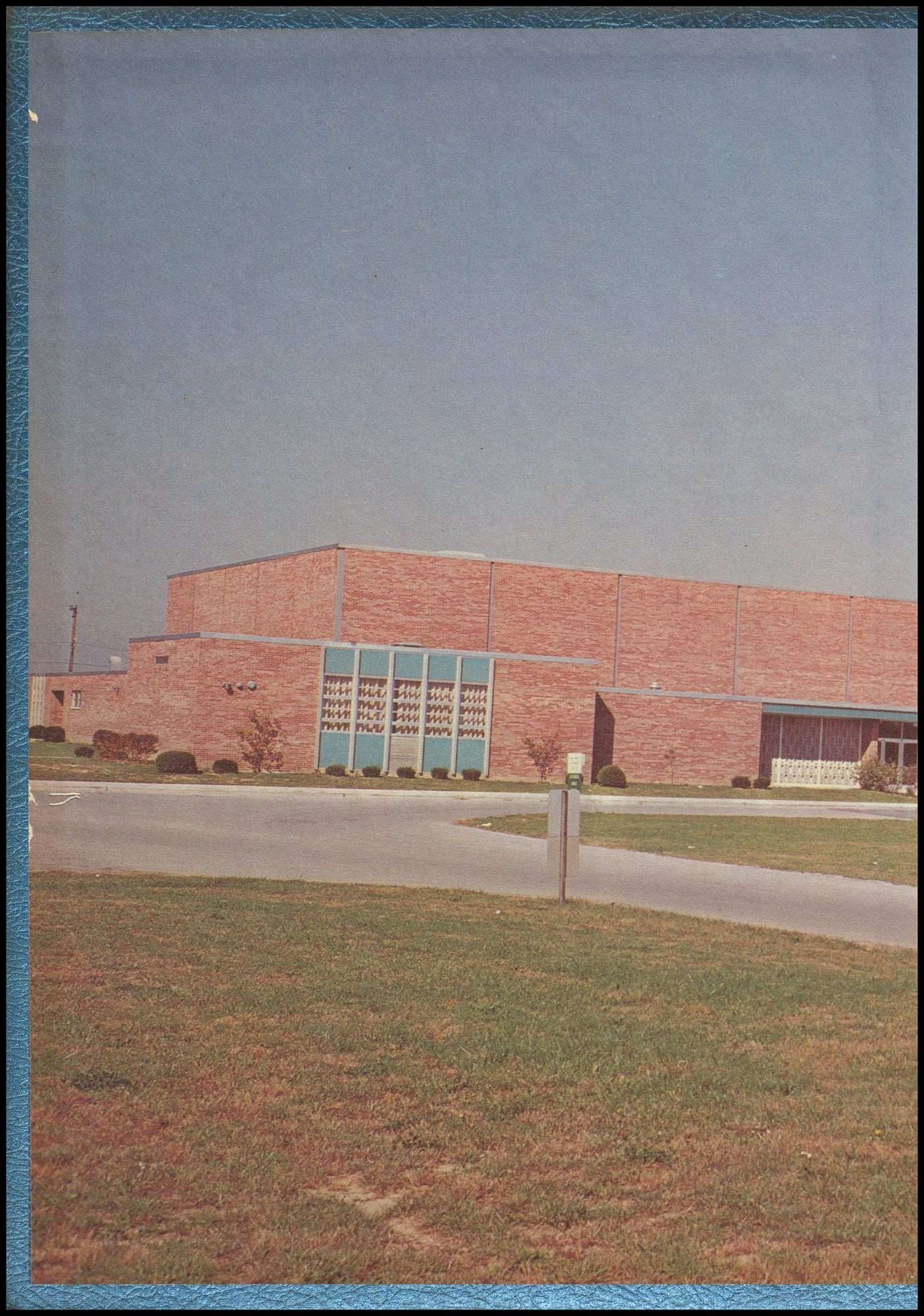 1971. Blanchester High School Yearbook.