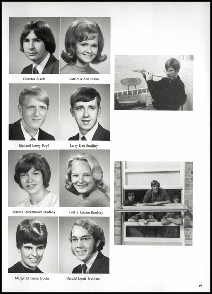 1971. Blanchester High School Yearbook.