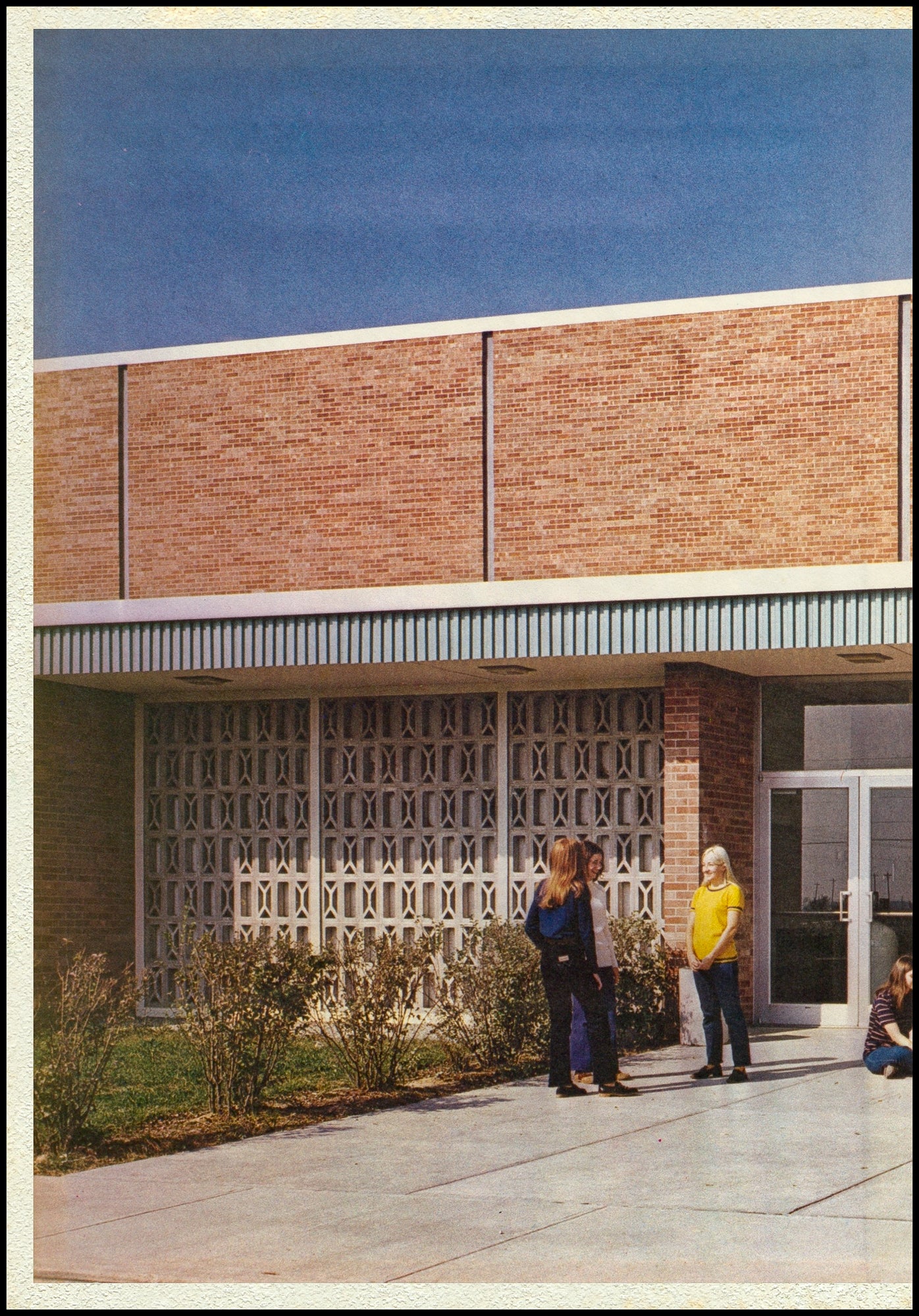 1972. Blanchester High School Yearbook.