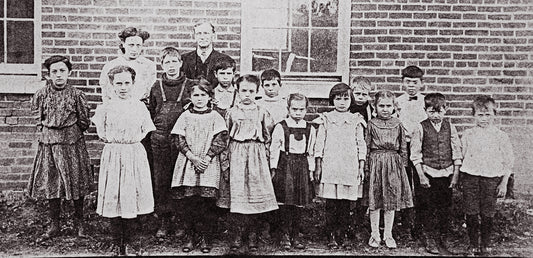 1908. Woodville School Students.